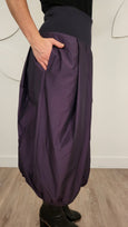 Toni T. Iridescent Taffeta Balloon Skirt w. Jersey waistband in Violet