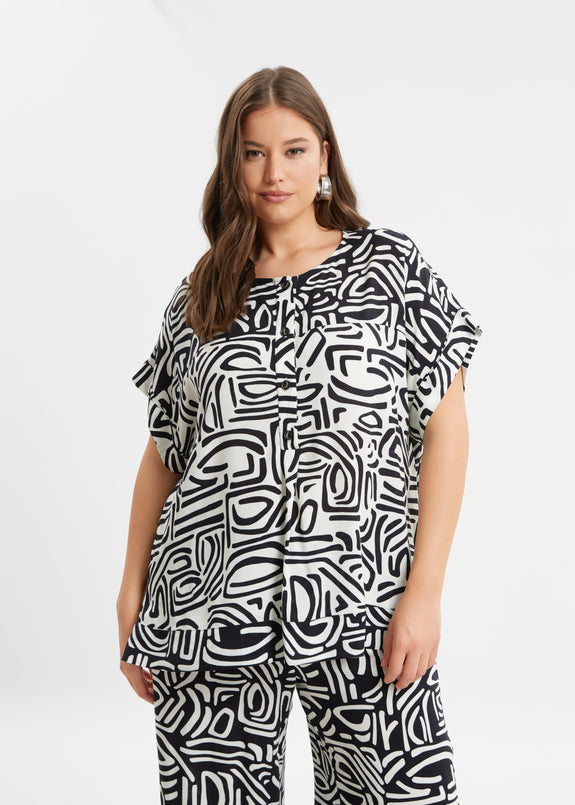 front view of Mat plus size Black and White print Short Sleeve Tunic Top