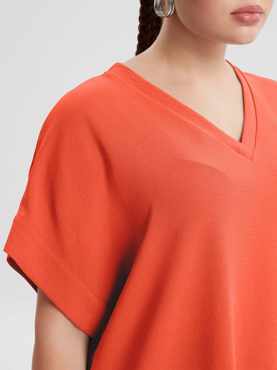 Mat air-wash Short Sleeve V-Neck top in Coral