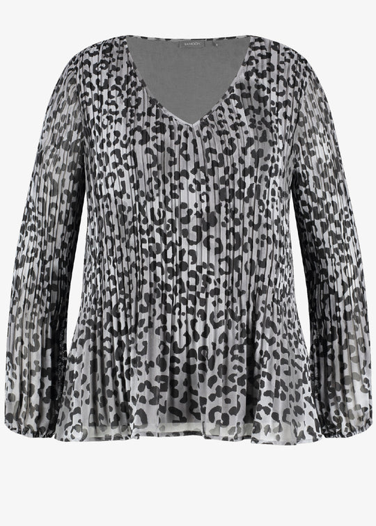 Samoon Animal Print V-Neck Plisse Pleated Top in Grey Prt