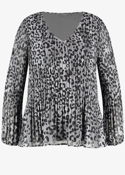 Samoon Animal Print V-Neck Plisse Pleated Top in Grey Prt
