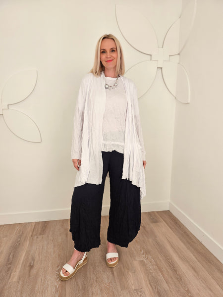 Luukaa Long Sleeve Crinkle Jersey Asymmetrical Hem Cardigan in White
