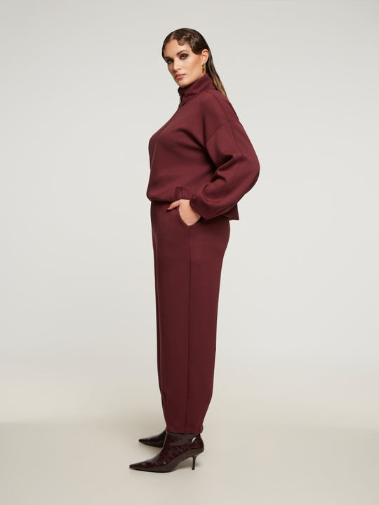 Mat Pull on Jogging Pant with Lantern Hem in Bordeaux