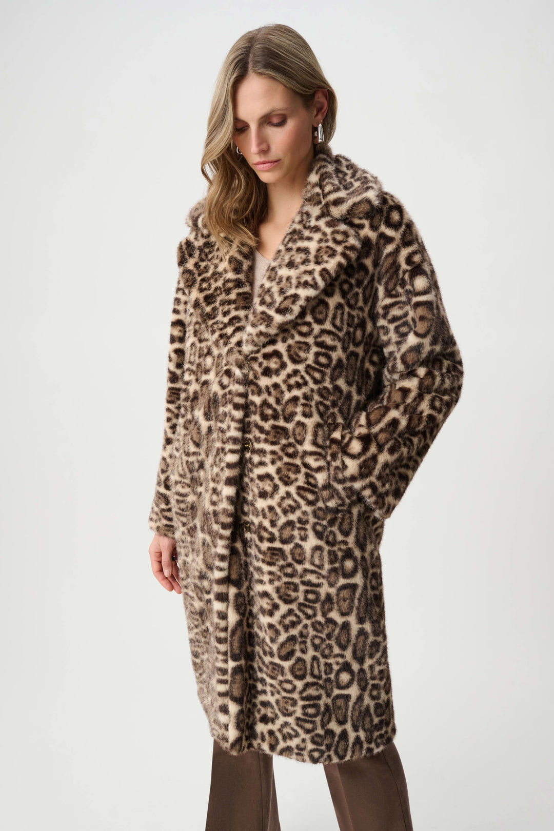 Beige faux fur leopard print coat with notched collar and button-front