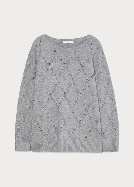 Grey diamond-lattice knit pullover sweater with long sleeves and crew neckline