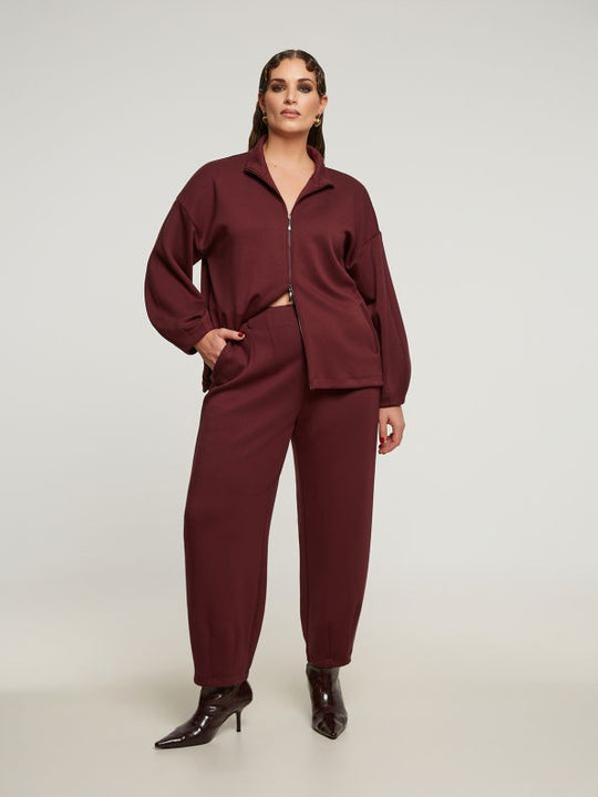 Mat Pull on Jogging Pant with Lantern Hem in Bordeaux