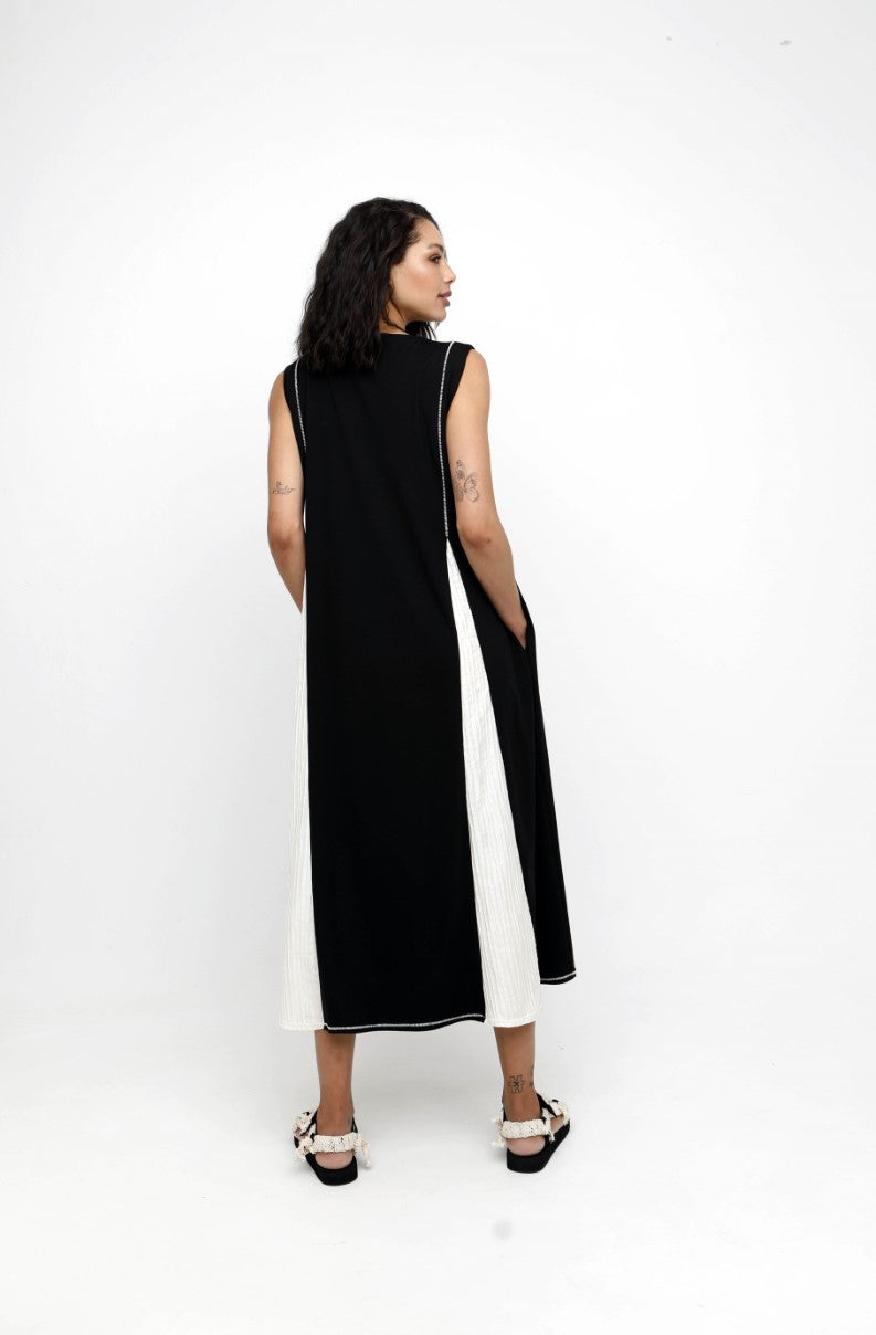 Ozai N Ku Sleeveless Dress with White Insets and Top Stitching Midi in Black White