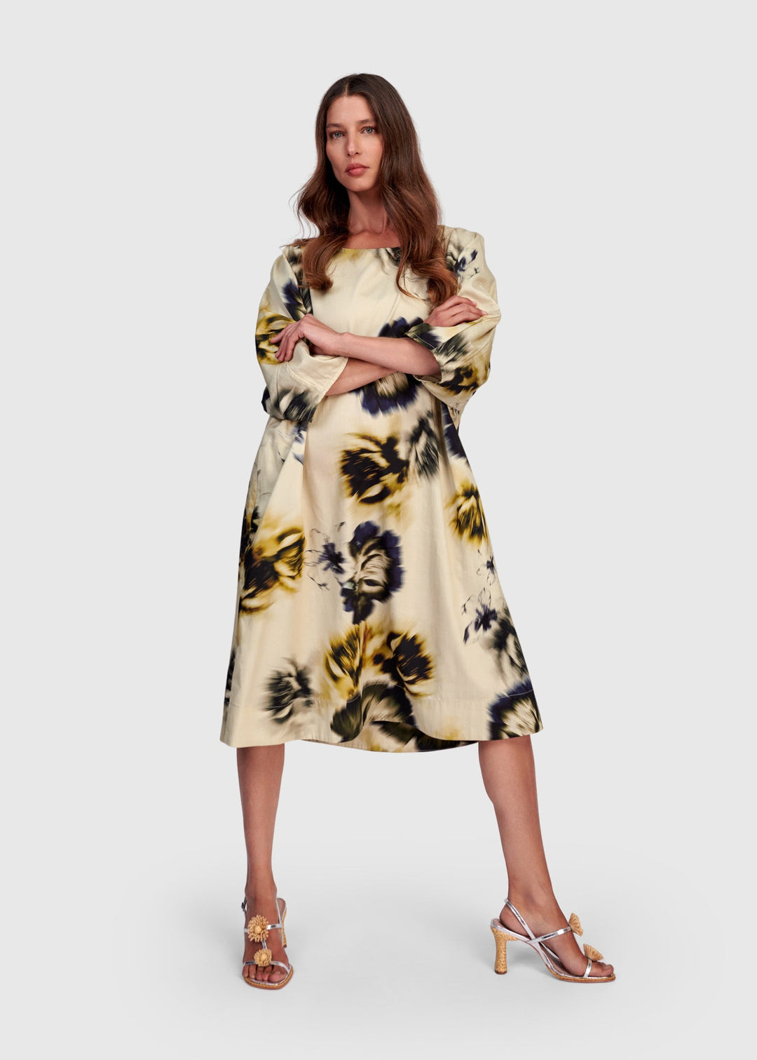 front view of plus size Alembika Knee Length Cotton Shift Dress with Puff Elbow Sleeve in Floral