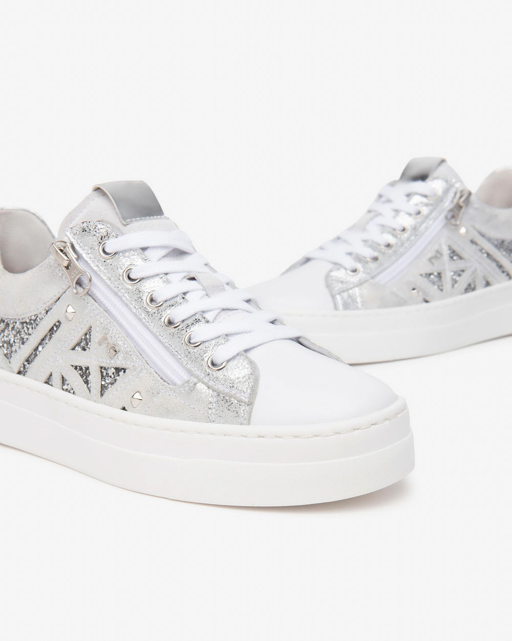 front sice view of Nero Giardini Skipper Bianco Zip Closure Platform Runner in White