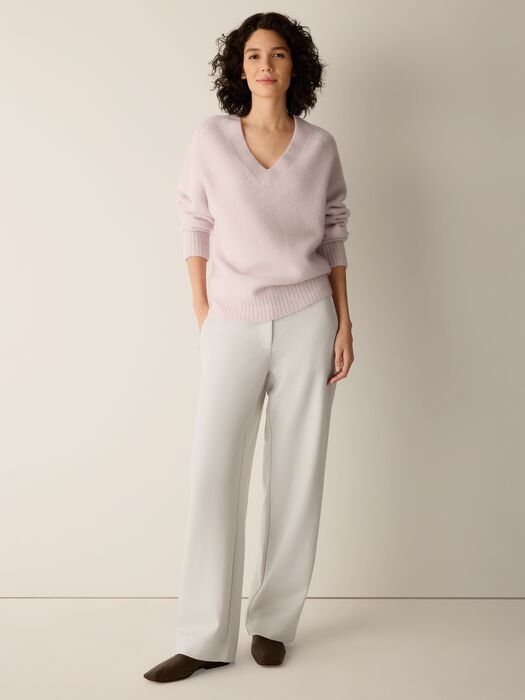 Light mauve V-neck cashmere-silk sweater with long sleeves, ribbed hem.