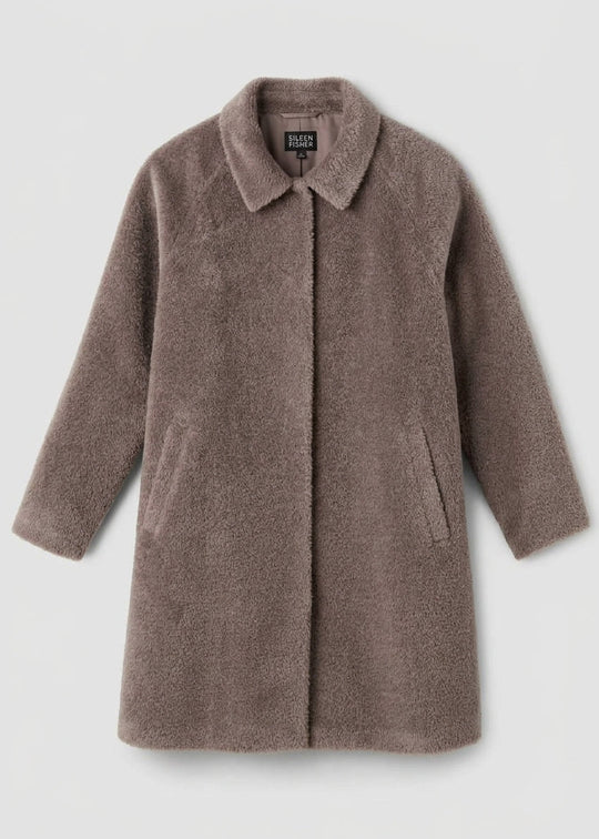 Cobblestone long coat with classic collar and front closure