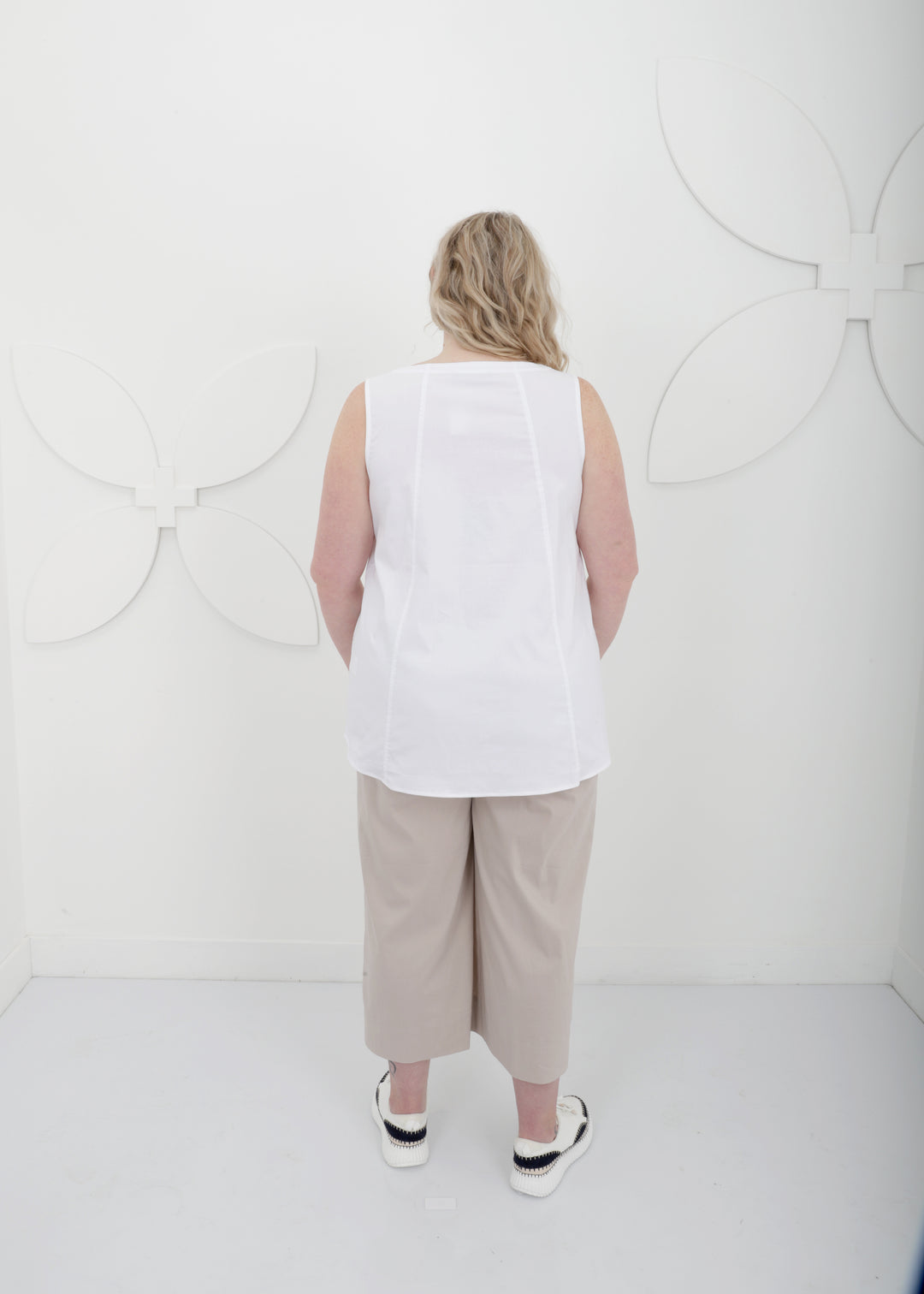 Toni T. Stretch Poplin V-neck Tank With Curved Hem in White