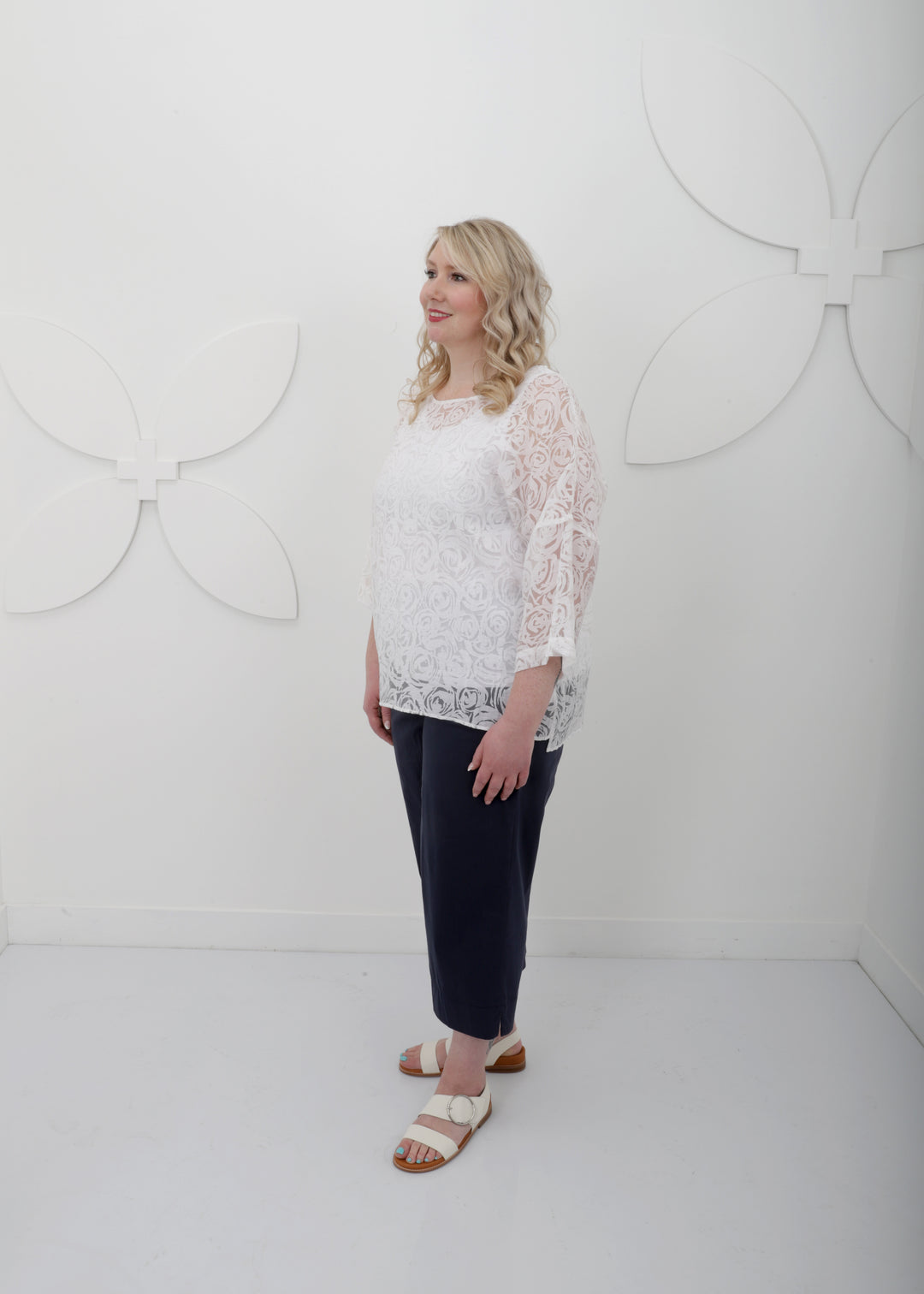 Toni T. Burnout Stretch Poplin Boxy Top in White