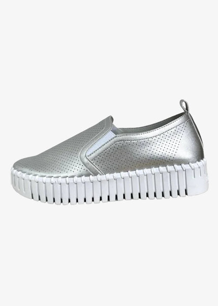 Ilse Jacobsen Tulip Platform Shoe with Metallic Finish in Silver