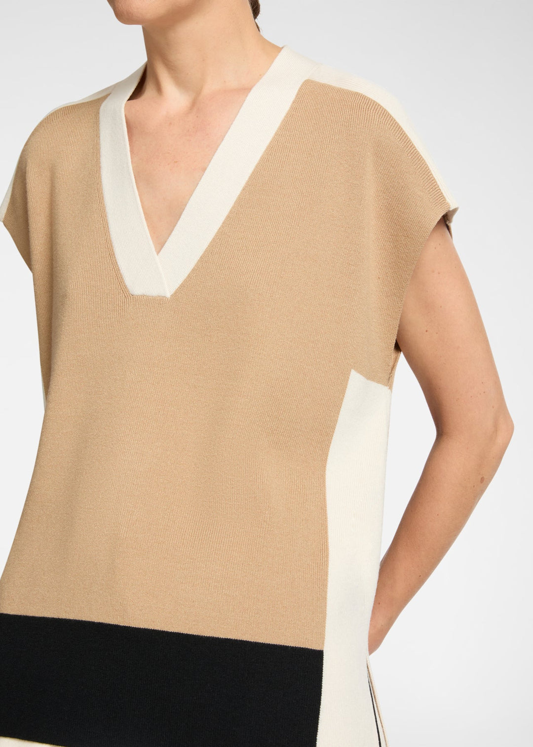 front view of plus size Elena Miro Colour block Knit Vest in Chalk Black Sesame