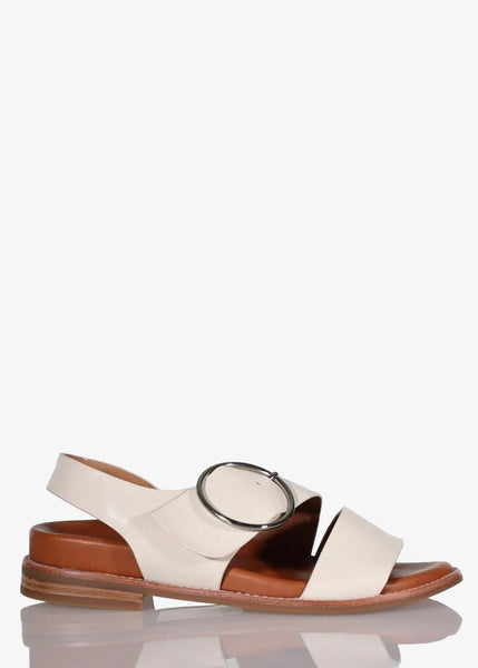Minx Willa Wellness Leather Sandal with round Buckle in Bone
