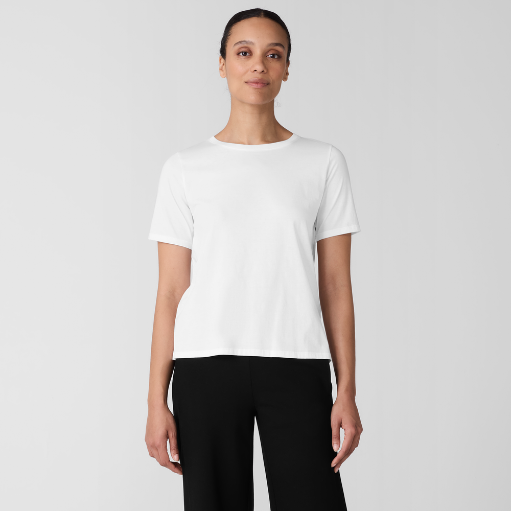 White crew-neck short-sleeve cotton tee, straight hem