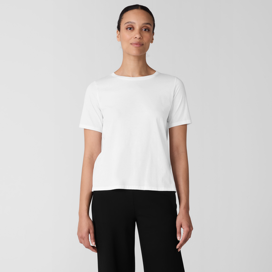 White crew-neck short-sleeve cotton tee, straight hem