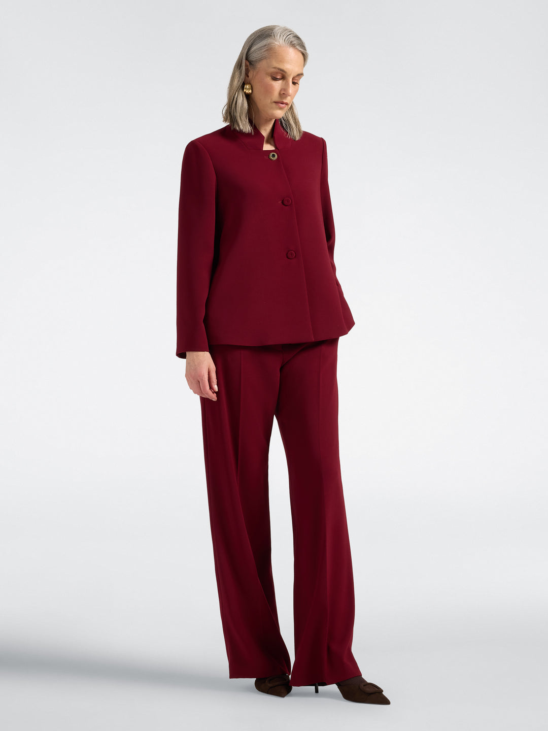 Red three-button stand-collar jacket with 3/4 sleeves