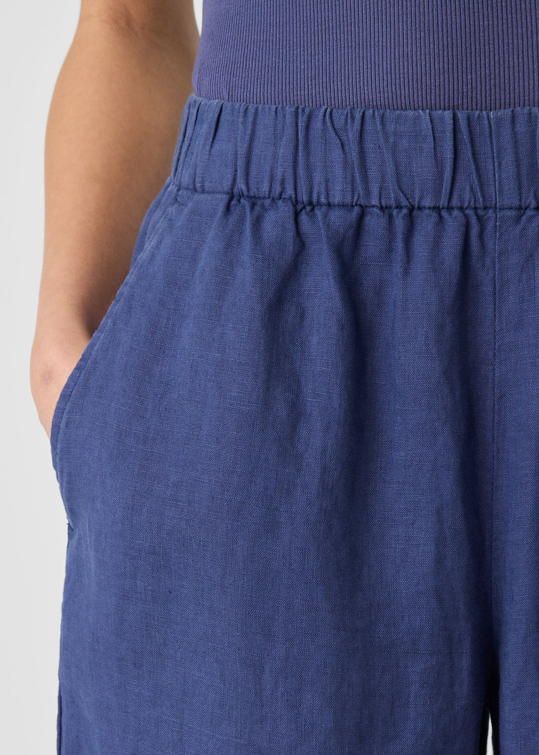 close up front view of Eileen Fisher organic linen plus size ankle pant in color bluette
