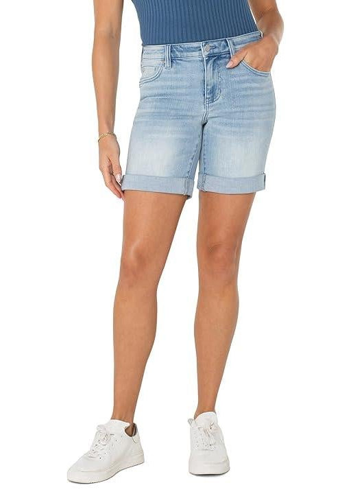 Light-wash denim girlfriend shorts with cuffed hem and pockets