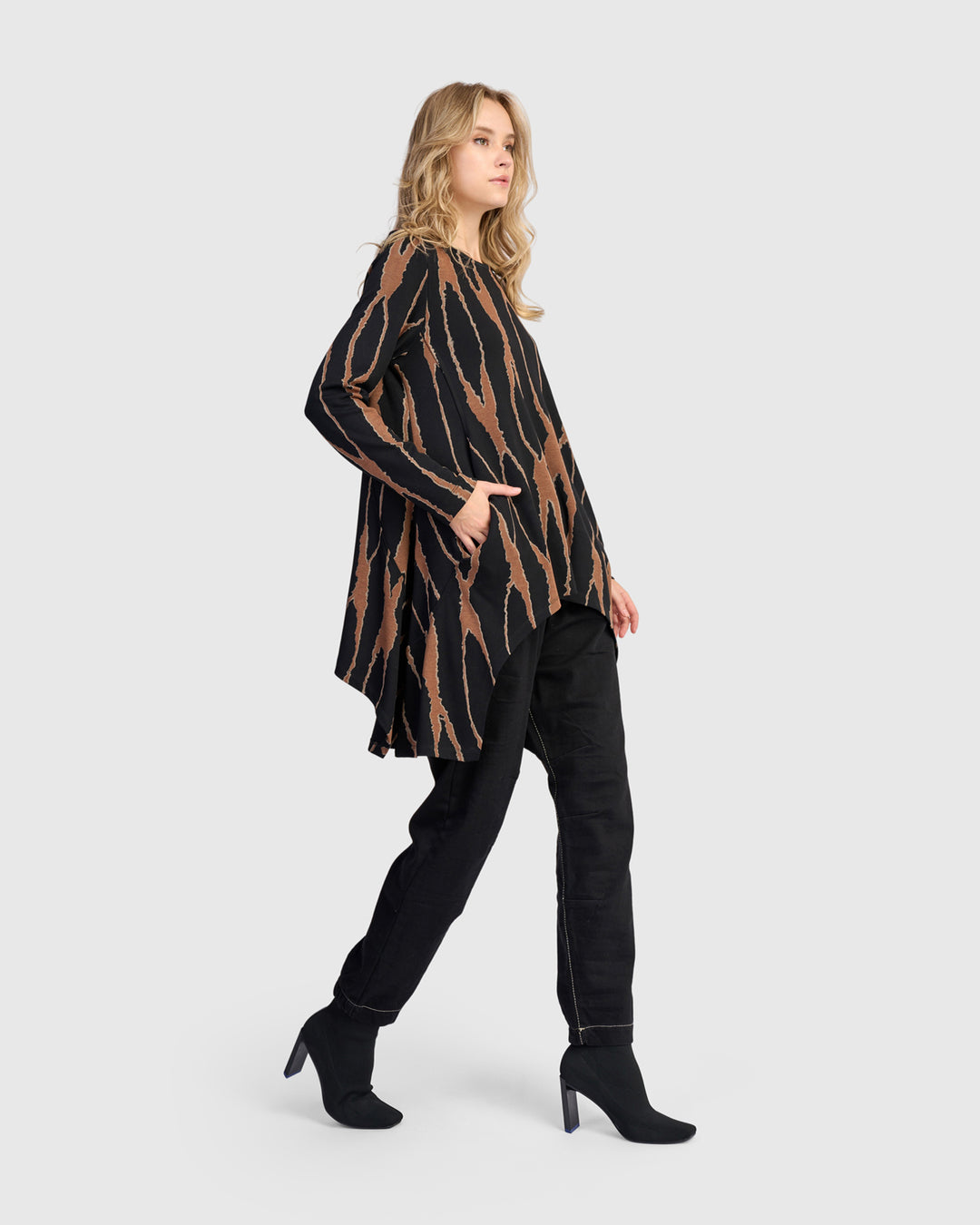 Alembika Long Sleeve Jersey Wood Print Shark Bite Tunic in Wood