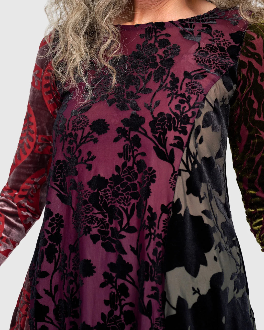 Alembika Burnout Velvet Floral Asymmetrical Hem Tunic in Regal