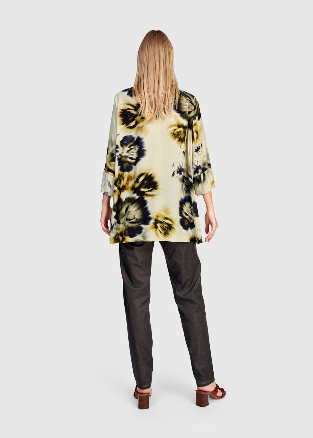 back view of plus size Alembika Floral Button Front with 3/4 Plaquet Sleeve and Front Patch Pocket in Floral