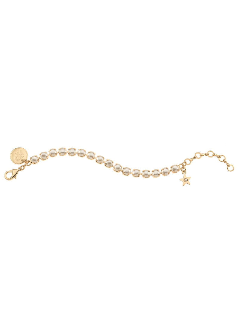 Pearl beaded bracelet with gold chain, star charm, and lobster clasp closure