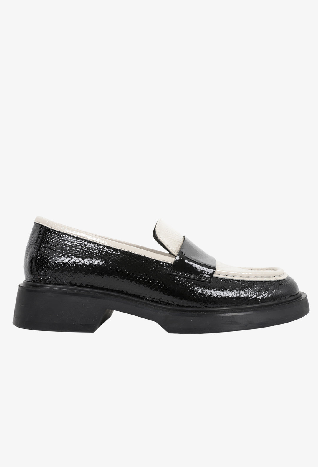 Minx Calypso Patent Loafer in Black Vanilla