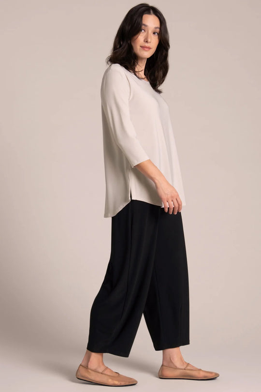Women's relaxed T-shirt in cashew-beige, three-quarter sleeves (side view)