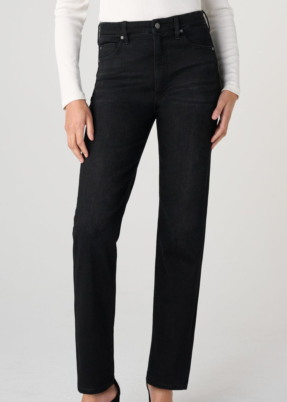 High-rise straight-leg comfort jeans in dark wash, five-pocket design