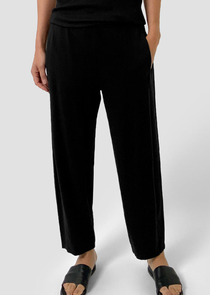 front view of plus size Eileen Fisher Stretch Jersey Knit Lantern Pant in Black